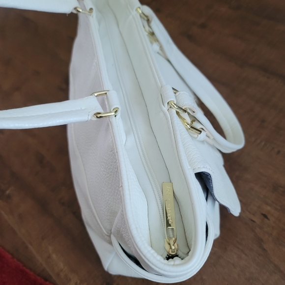 Olivia + Joy Leather Vintage Flap Front Tab Closure Bag in White - Picture 7 of 16